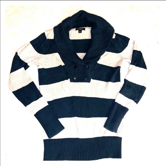 Banana Republic Sweaters - ❄️Banana Republic Navy & Tan Striped Sweater